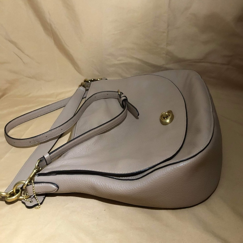 Coach Turnlock Leather Hobo Bag Black In Cream - Picture 4 of 11